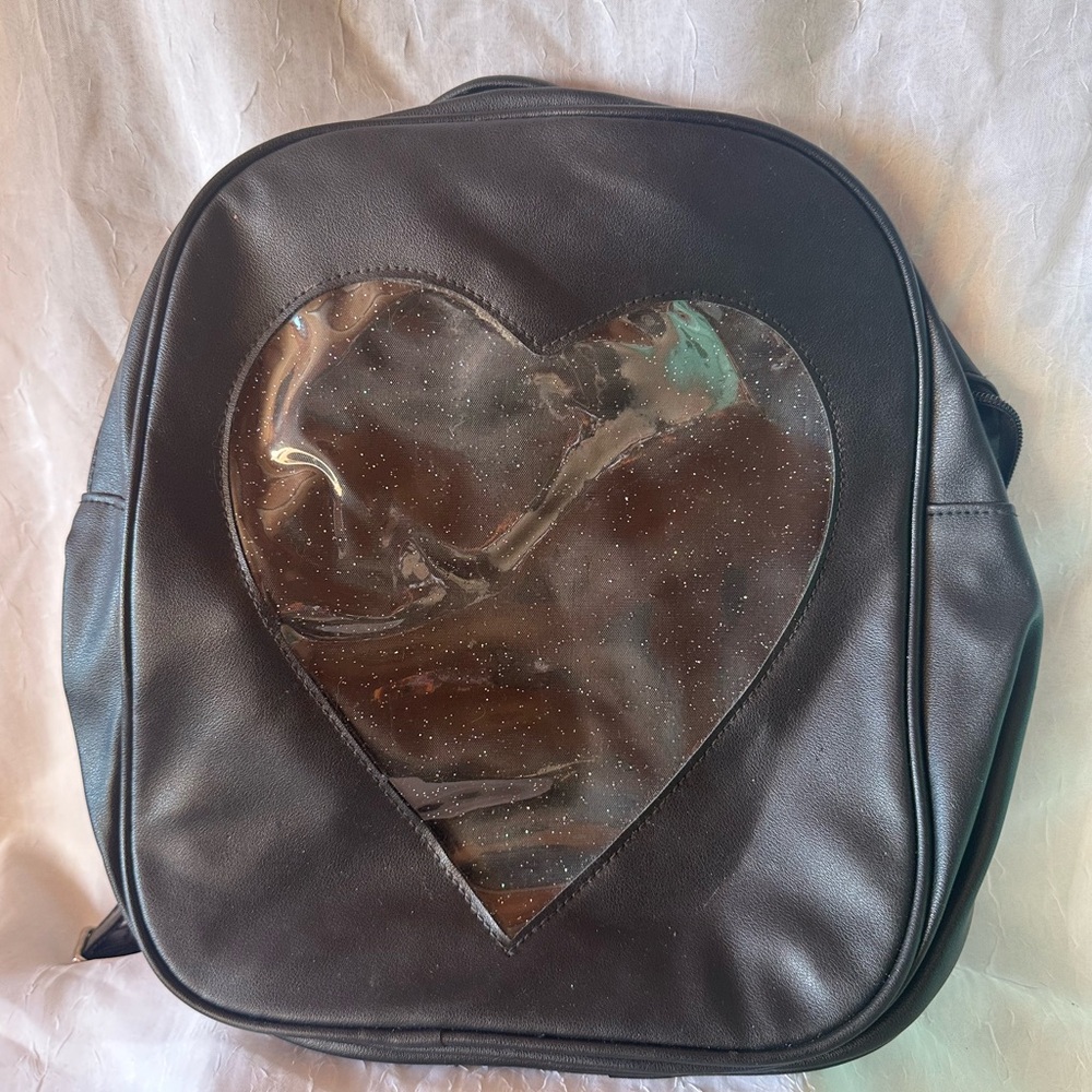 Heart Pin / Ita backpack